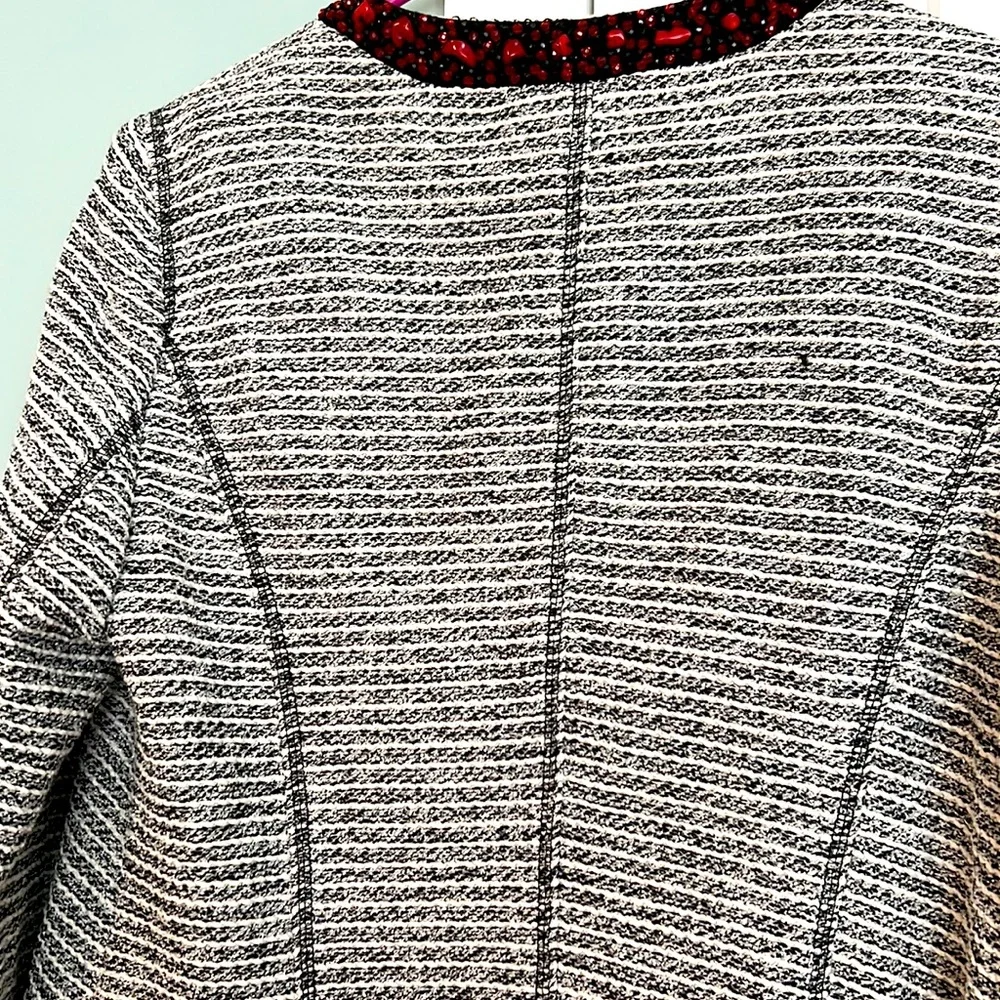 Beautiful long open jacket. - Picture 8 of 9